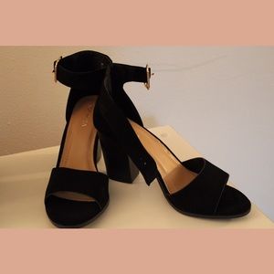 Black peep toe buckle heels